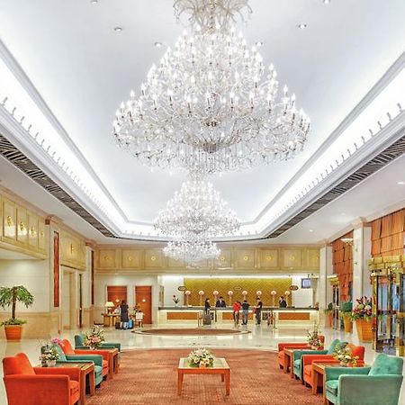 Готель Golden Crown China Taipa  Екстер'єр фото