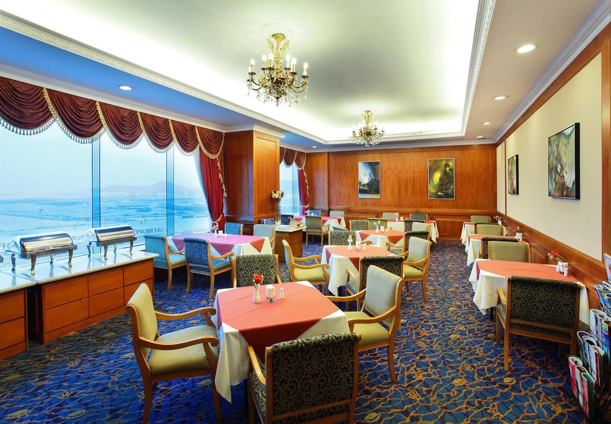 Готель Golden Crown China Taipa  Екстер'єр фото